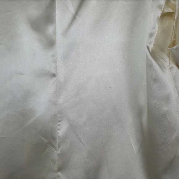 Review White Cream Size 10 Satin Feel Soft Shoulder Women's Top Shirt Blouse - Picture 5 of 12